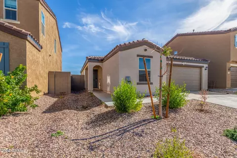 Exterior - 5837 S 23rd Dr, Phoenix, AZ 85041 photo 2 of 6
