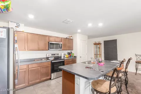 Kitchen - 5837 S 23rd Dr, Phoenix, AZ 85041 photo 2 of 3