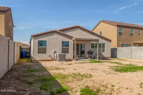 Exterior - 5837 S 23rd Dr, Phoenix, AZ 85041 photo 4 of 6