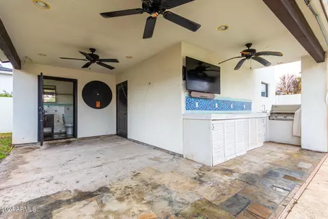Exterior - 3827 E Hazelwood St, Phoenix, AZ 85018 photo 11 of 14