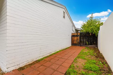 Exterior - 3827 E Hazelwood St, Phoenix, AZ 85018 photo 14 of 14