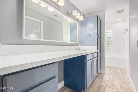 Bath - 3827 E Hazelwood St, Phoenix, AZ 85018 photo 1 of 5