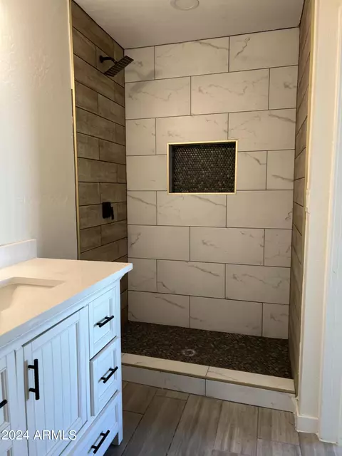 Bath - 1216 E 6th Ave, Mesa, AZ 85204 photo 3 of 6