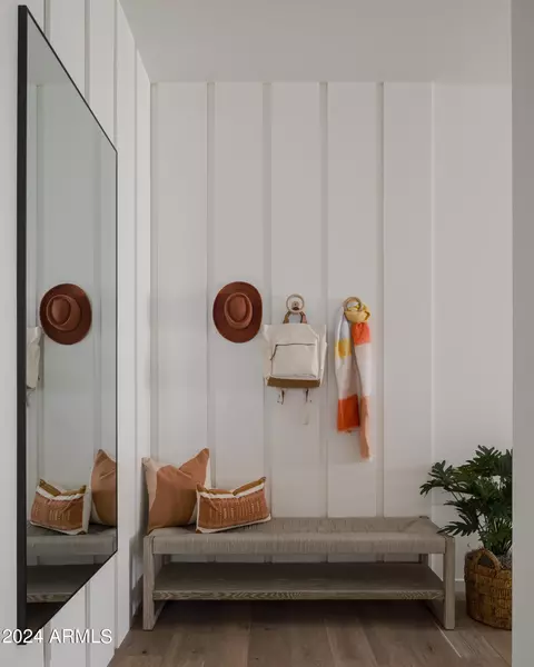Entry Way - 1738 E Winchcomb Dr, Phoenix, AZ 85022 photo 4 of 5