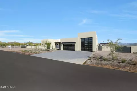 Exterior - 14 E Zenith Ln, Phoenix, AZ 85085 photo 20 of 21