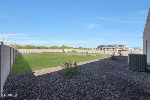 Exterior - 14 E Zenith Ln, Phoenix, AZ 85085 photo 18 of 21