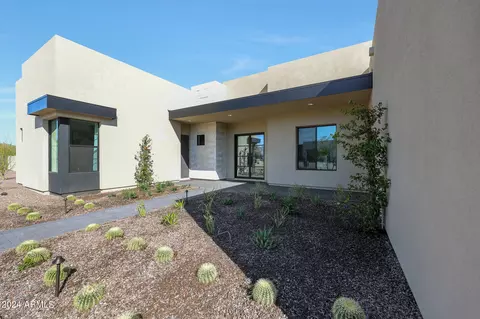 Exterior - 14 E Zenith Ln, Phoenix, AZ 85085 photo 2 of 21