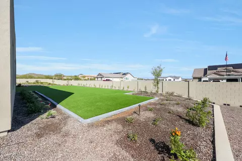 Exterior - 14 E Zenith Ln, Phoenix, AZ 85085 photo 6 of 21