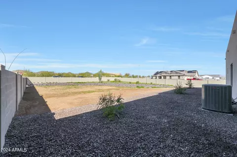 Exterior - 14 E Zenith Ln, Phoenix, AZ 85085 photo 14 of 21