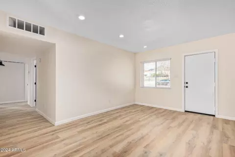 231 E Vogel Ave, Phoenix, AZ 85020 photo 8