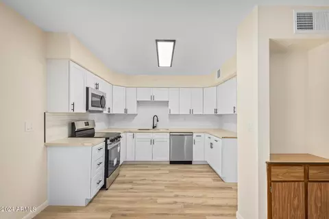 231 E Vogel Ave, Phoenix, AZ 85020 photo 3