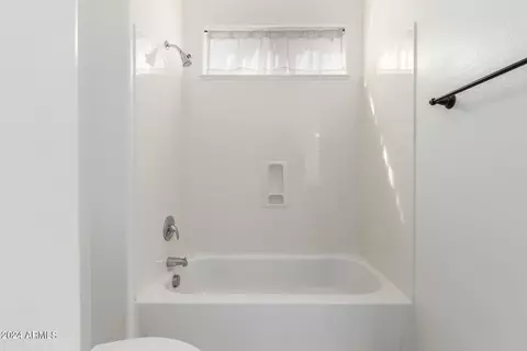 Bath - 1232 E Mary Ln, Gilbert, AZ 85295 photo 5 of 5