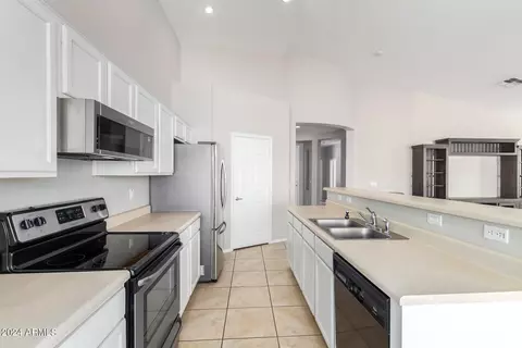 Kitchen - 1232 E Mary Ln, Gilbert, AZ 85295 photo 2 of 2