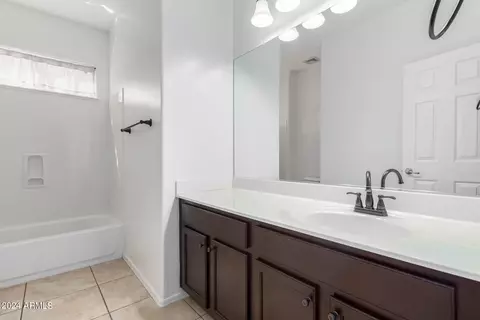 Bath - 1232 E Mary Ln, Gilbert, AZ 85295 photo 4 of 5