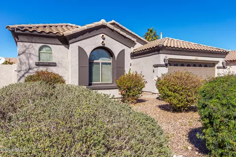 Exterior - 1232 E Mary Ln, Gilbert, AZ 85295 photo 2 of 8