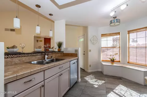 Kitchen - 4442 E Cheyenne Dr, Phoenix, AZ 85044 photo 9 of 10