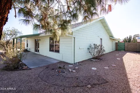 Exterior - 4442 E Cheyenne Dr, Phoenix, AZ 85044 photo 5 of 17