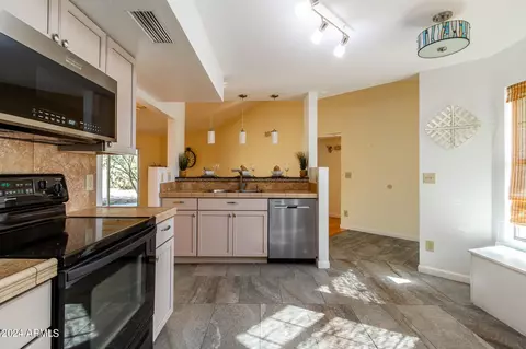 Kitchen - 4442 E Cheyenne Dr, Phoenix, AZ 85044 photo 1 of 10