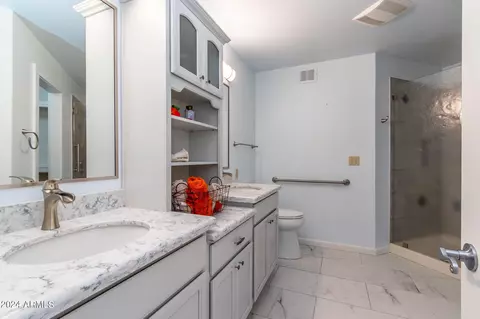 Bath - 4442 E Cheyenne Dr, Phoenix, AZ 85044 photo 2 of 7