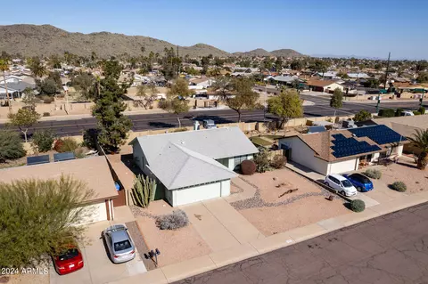 View/Area - 4442 E Cheyenne Dr, Phoenix, AZ 85044 photo 2 of 10