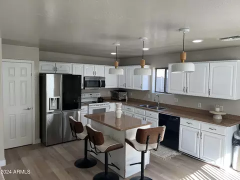 3731 W Carson Rd, Phoenix, AZ 85041 photo 5
