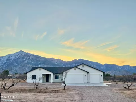 6338 S Simba Dr, Hereford, AZ 85615