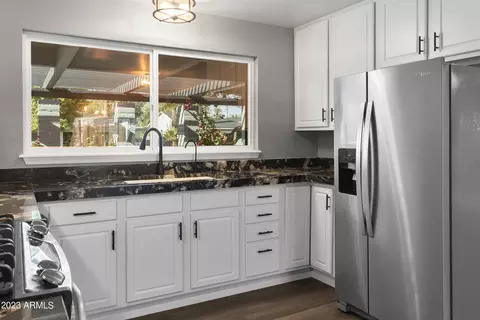 Kitchen - 3407 N 44th Pl, Phoenix, AZ 85018 photo 3 of 5
