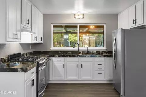 Kitchen - 3407 N 44th Pl, Phoenix, AZ 85018 photo 1 of 5