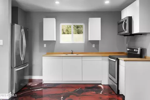 Kitchen - 3407 N 44th Pl, Phoenix, AZ 85018 photo 5 of 5