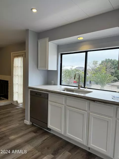 13246 N 18th Pl, Phoenix, AZ 85022 photo 9