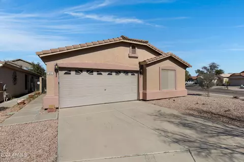 882 E Lamonte St, San Tan Valley, AZ 85140
