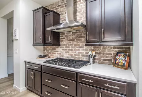 Kitchen - 2932 E Tina Dr, Phoenix, AZ 85050 photo 4 of 5