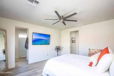 Bedroom - 2932 E Tina Dr, Phoenix, AZ 85050 photo 3 of 5