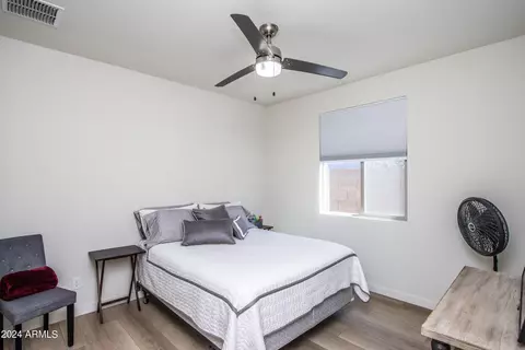 Bedroom - 2932 E Tina Dr, Phoenix, AZ 85050 photo 4 of 5