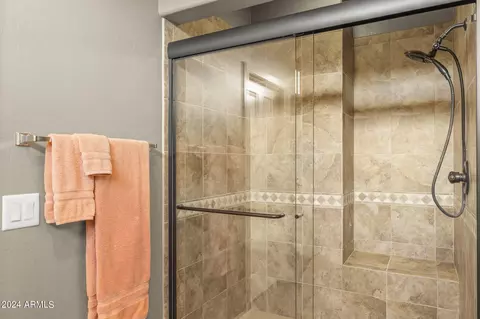 Bath - 1801 N 165th Dr, Goodyear, AZ 85395 photo 4 of 5