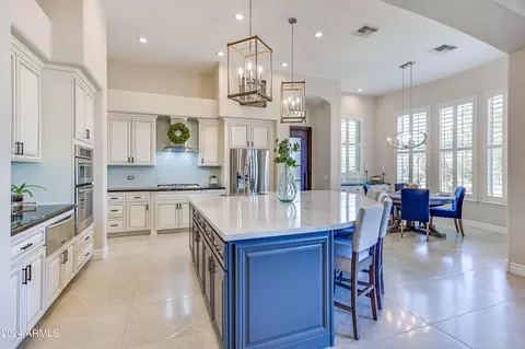Kitchen - 3250 E Cedar Dr, Chandler, AZ 85249 photo 5 of 8