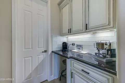 Kitchen - 3250 E Cedar Dr, Chandler, AZ 85249 photo 7 of 8