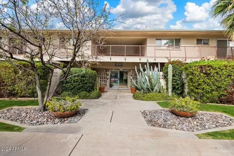 500 W Clarendon Ave #B-9, Phoenix, AZ 85013