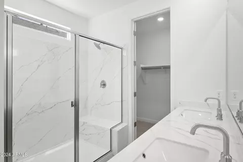 Bath - 1738 E Questa Dr, Phoenix, AZ 85024 photo 6 of 7