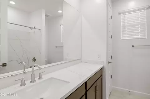Bath - 1738 E Questa Dr, Phoenix, AZ 85024 photo 1 of 7