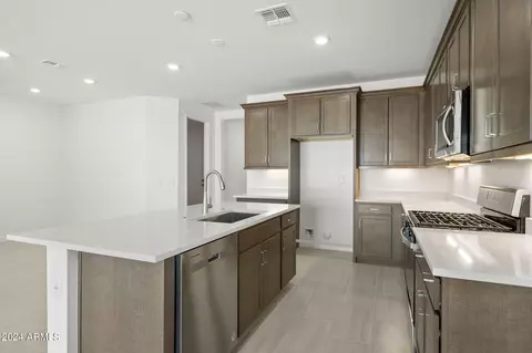 Kitchen - 1738 E Questa Dr, Phoenix, AZ 85024 photo 2 of 6
