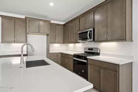 Kitchen - 1738 E Questa Dr, Phoenix, AZ 85024 photo 1 of 6