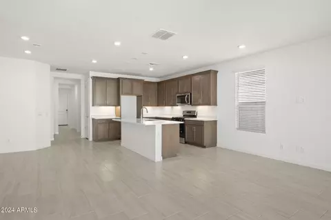 Kitchen - 1738 E Questa Dr, Phoenix, AZ 85024 photo 3 of 6