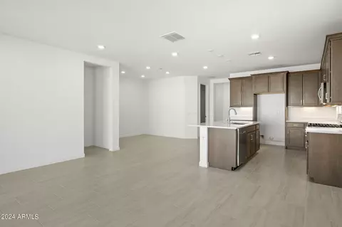 Kitchen - 1738 E Questa Dr, Phoenix, AZ 85024 photo 4 of 6