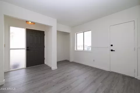 715 E Michelle Dr, Phoenix, AZ 85022 photo 14