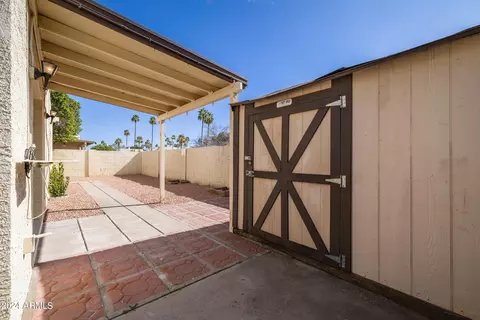 715 E Michelle Dr, Phoenix, AZ 85022 photo 21