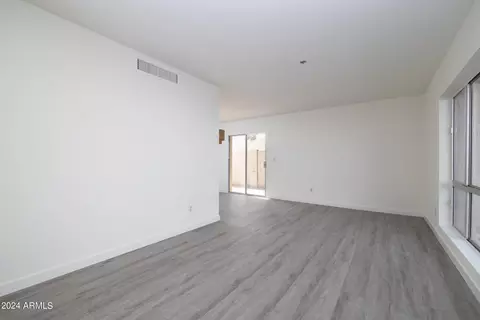 715 E Michelle Dr, Phoenix, AZ 85022 photo 4