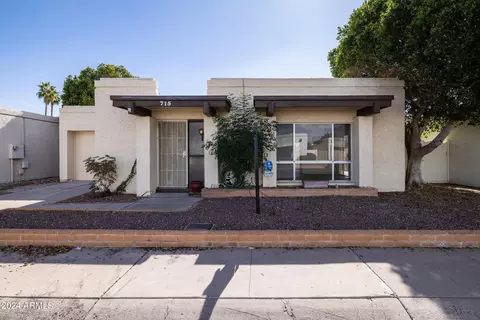 715 E Michelle Dr, Phoenix, AZ 85022
