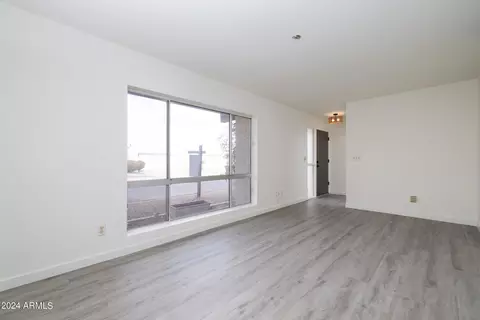 715 E Michelle Dr, Phoenix, AZ 85022 photo 6