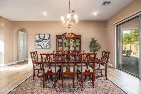 Dining - 4604 E Reins Rd, Gilbert, AZ 85297 photo 3 of 6